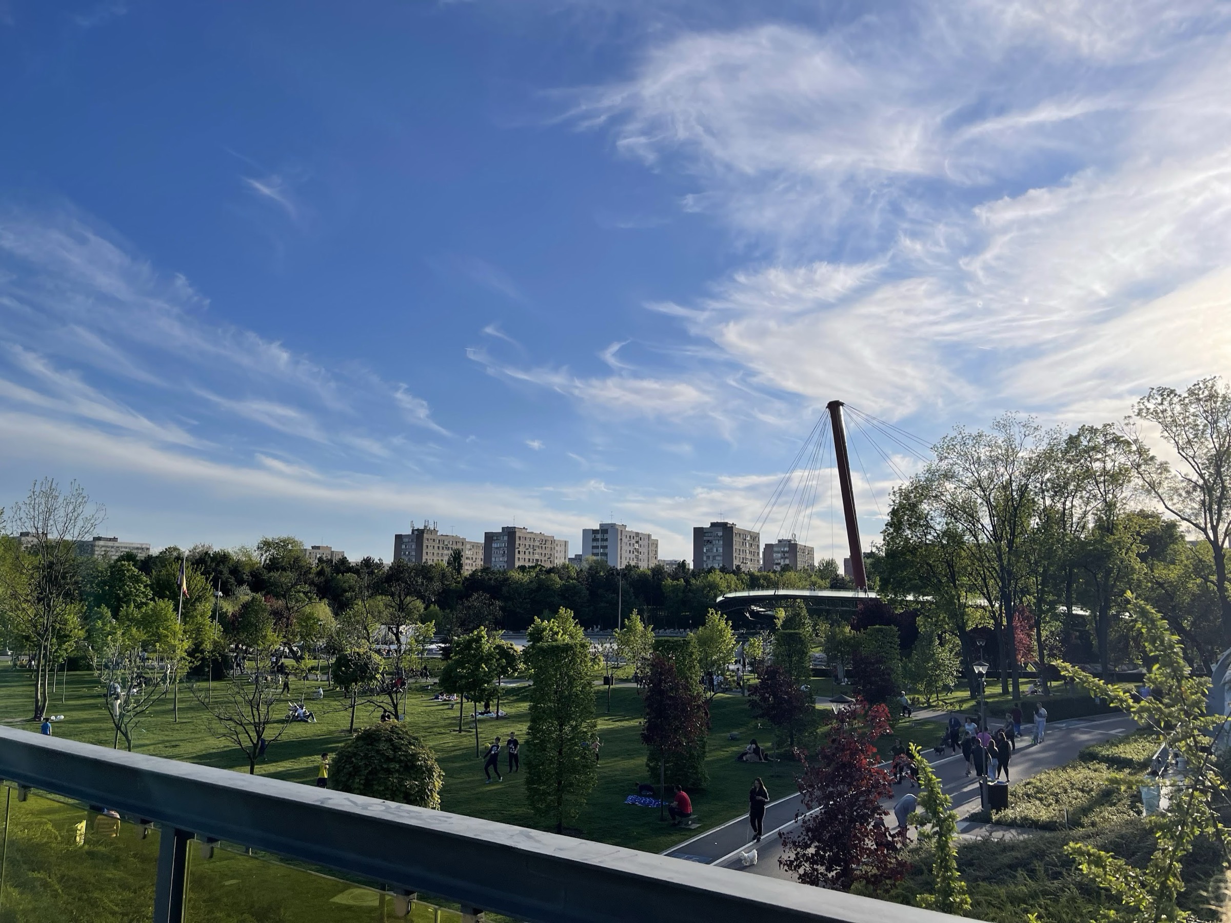 Parcul Drumul Taberei, oamenii și blocurile cartierului